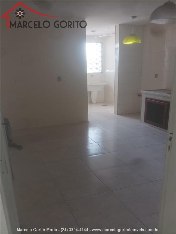 Apartamento para Alugar no Comercial em Resende